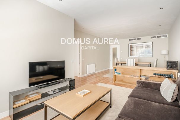 Piso de alquiler en Conde de Aranda, Recoletos - Photo 1