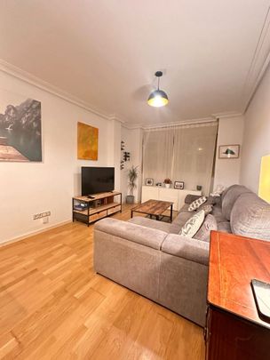 Piso de alquiler en Calle de Aguarón, Valdemarín - Photo 1