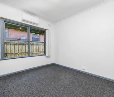 Updated and Low-Maintenance Living in a Prime Lalor Location - Photo 5