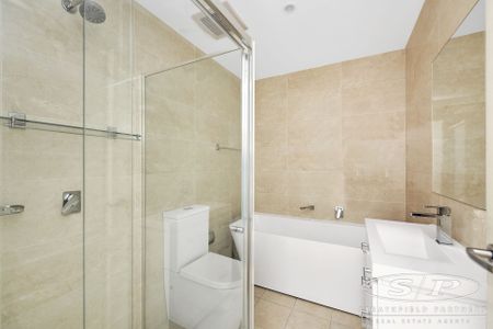 Luxury 1 bedroom apartment - Photo 2