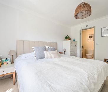 4 bedroom detached house to rent - Photo 3
