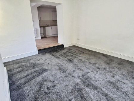 4 bedroom detached house to rent - Photo 5