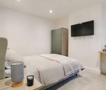 5 bedroom end of terrace house to rent - Photo 6