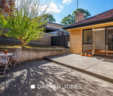 Renovated Home in Montmorency with gardener included - Photo 2