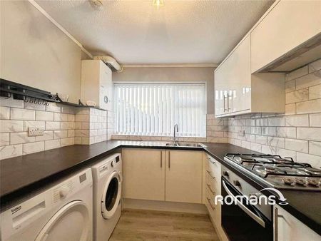 Elm Road, High Wycombe, Buckinghamshire, HP12 - Photo 5