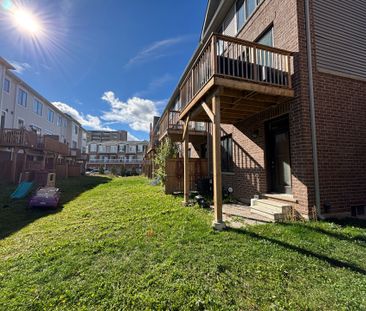 For Lease - 18 Hibiscus Lane, Hamilton, Ontario - Photo 6