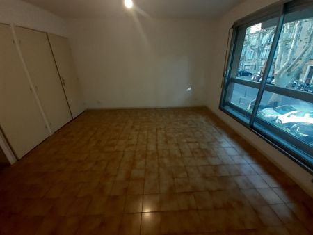 Appartement 1 pièces 28m2 MARSEILLE 6EME 536 euros - Photo 5