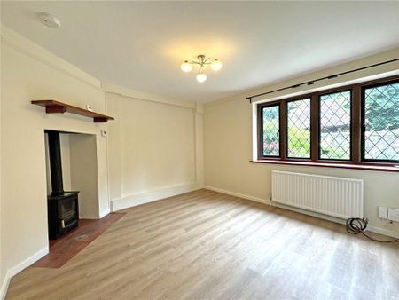 3 bedroom semi-detached house to rent - Photo 4