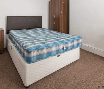 4 bedroom property to rent in Salford - Photo 4