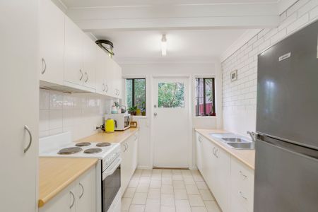 Cosy Townhouse with Complex Pool - Photo 5