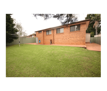 Spacious Family Home in a Sought-After Location - Photo 5