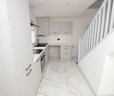 2 Bedroom Terraced House - Photo 6