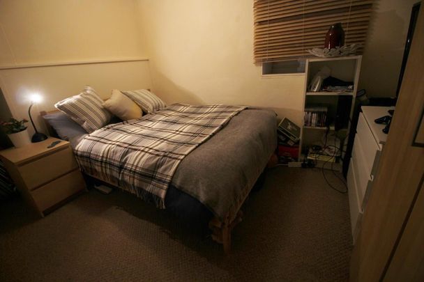 1 Bed Flat, Victoria Road, LS6 - Photo 1