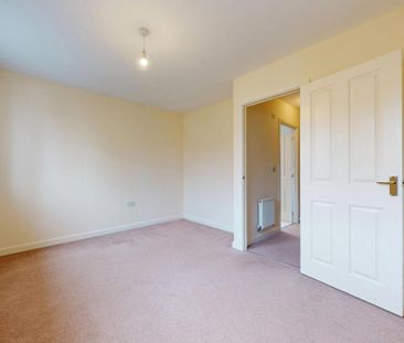 3 bedroom end of terrace house to rent - Photo 4