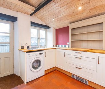 2 bed House To Let - Photo 1