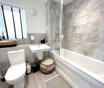 3 bedroom house to rent Rockcliffe Close, Church Gresley, Swadlinco... - Photo 3