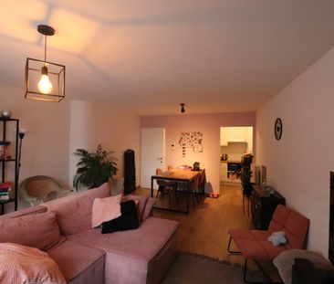 Een gerenoveerd appartement op de benedenverdieping rechts van de r... - Photo 6