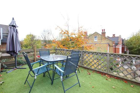 2 bedroom flat to rent - Photo 3