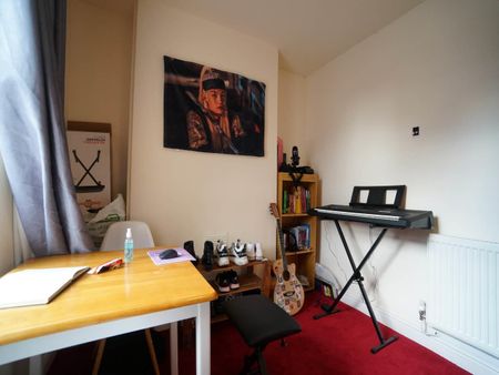 19 Fron Square - Photo 2