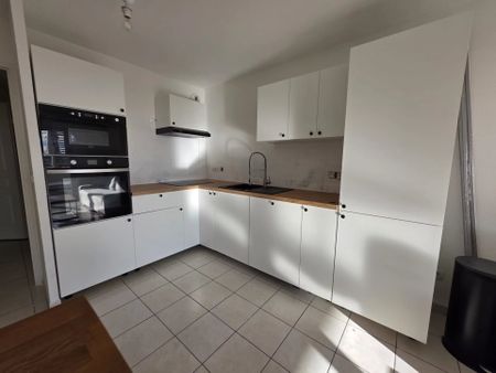 Location Appartement 3 pièces 59m² MARSEILLE 14ème - Photo 4
