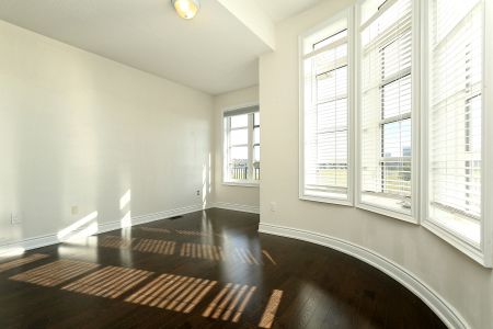 For Lease - 3134 Post Road, Oakville, Ontario - Photo 2