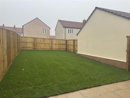 3 bedroom semi-detached house to rent - Photo 4