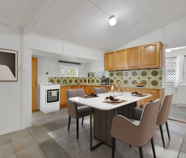 Light-Filled Queenslander Living Just Steps from Redbank Station - Photo 5