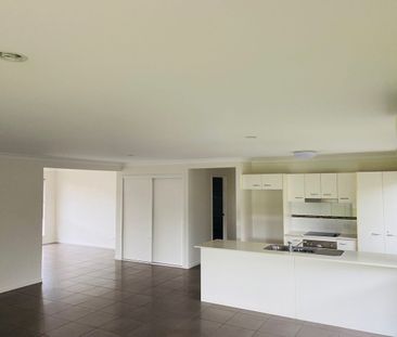 Impressive Family Home - Photo 4
