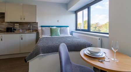 1 bedroom in a flat share to rent - Photo 5