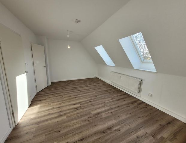 KLEIN-FEIN-MEIN: Duschbad m. Fenster, Laminat, frisch renoviert, dicht bei HRO - Photo 1