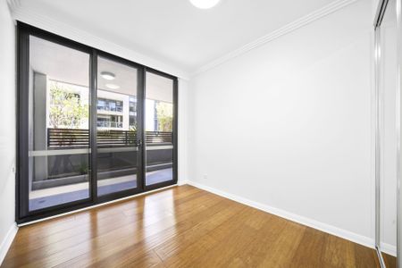 Modern & Tranquil Courtyard Living | Floorboards - Photo 5