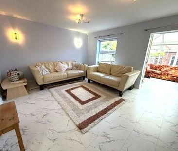 5 bedroom semi-detached house to rent - Photo 1