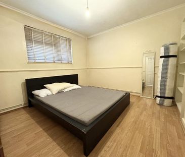 3 bedroom flat to rent - Photo 6