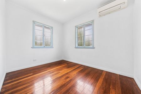 Charming Home in the Heart of Beenleigh - More Photos Coming - Photo 3