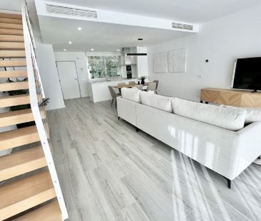 3 Bedroom Villa For Rent in Cancelada, Málaga - Photo 2