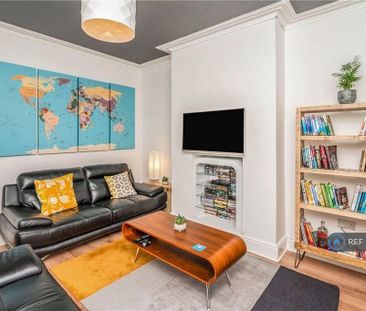 3 bedroom end of terrace house to rent - Photo 1