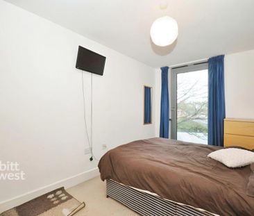 2 bedroom flat to rent - Photo 4