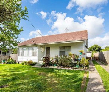 Freshly updated and ready to move in - Photo 5