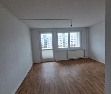 Schöne Wohnung: weitläufige 4-Zimmer-Wohnung mit Balkon! - Foto 3