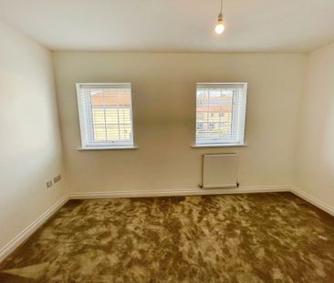 2 bedroom Semi-Detached House to let - Photo 1