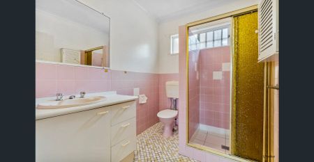 TWO BEDROOM, ORIGINAL CONDITION - HEART OF BROADBEACH - Photo 4