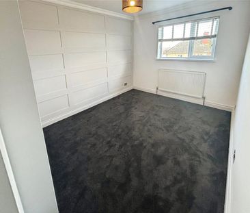 Blagrove Crescent, - Photo 3