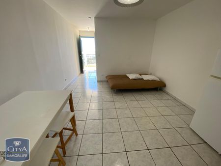 Location Appartement 1 pièce 25m² ST DENIS 97400 - Photo 2