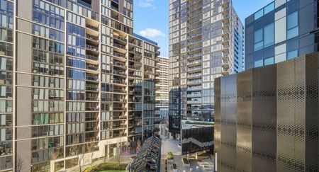 Modern & Stylish One-Bedroom in Central Belconnen - Lake View - Photo 3