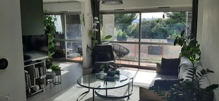 Location Appartement 5 pièces 102m² MARSEILLE 6ème - Photo 3