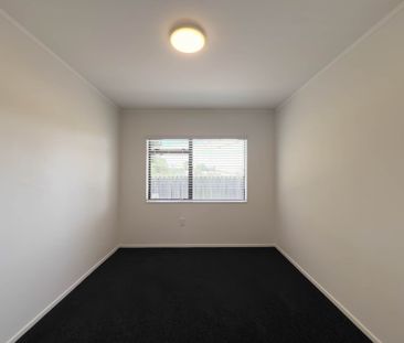 Stand-alone, Fully Renovated Family Home - Photo 6