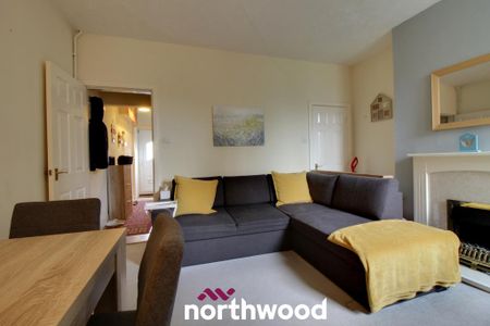 3 bedroom terraced house to rent - Photo 5