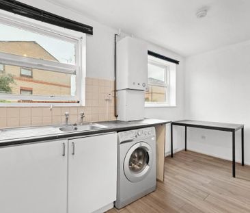 3 bedroom flat to rent - Photo 6