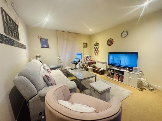 Harrogate Road, Bradford - Photo 1