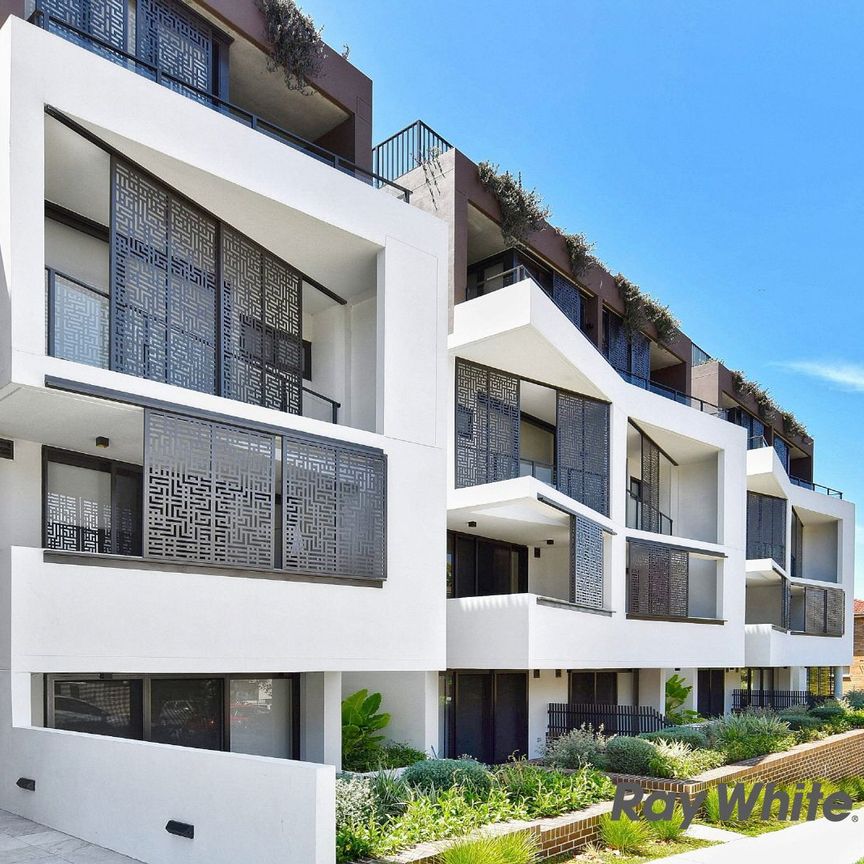 Modern Sunlit One Bedroom Apartment - Photo 1